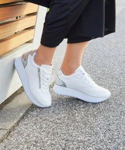 LASCANA Sneaker Plateau Mit Metallic-Einsätzen Und Angesagter Sohle 14 LASCANA Sneaker Plateau Mit Metallic-Einsätzen Und Angesagter Sohle -Waldläufer Verkaufsgeschäft 0b057a69 abac 51d0 98ee e45f68d84d51 scaled