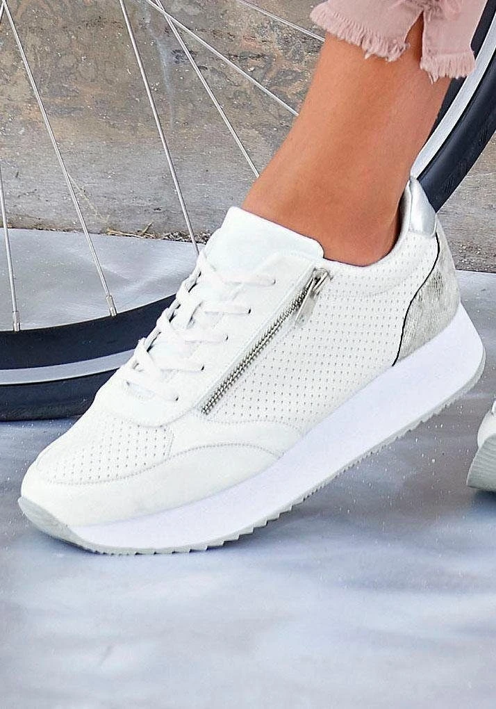 LASCANA Sneaker Plateau Mit Metallic-Einsätzen Und Angesagter Sohle 2 LASCANA Sneaker Plateau Mit Metallic-Einsätzen Und Angesagter Sohle – Bild 2