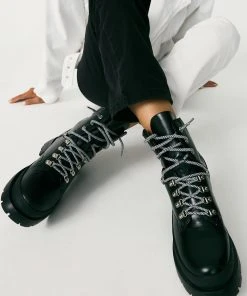 Ekonika Stiefelette Mit Massiver Sohle -Waldläufer Verkaufsgeschäft 7b44b33c d9fe 583b a98d 7beb9f315c8c scaled